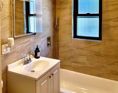 9911 Ascan Avenue - Photo Thumbnail 13