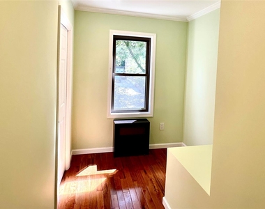 9911 Ascan Avenue - Photo Thumbnail 9