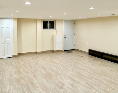 9911 Ascan Avenue - Photo Thumbnail 11