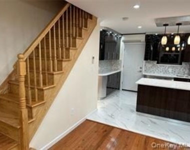 9911 Ascan Avenue - Photo Thumbnail 1