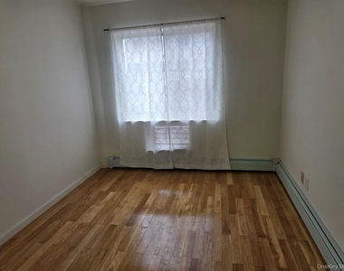 31-03 Linden Place - Photo Thumbnail 7