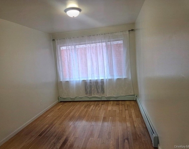 31-03 Linden Place - Photo Thumbnail 5