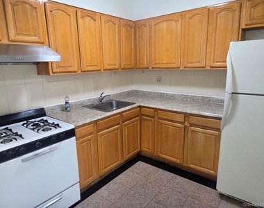 31-03 Linden Place - Photo Thumbnail 8