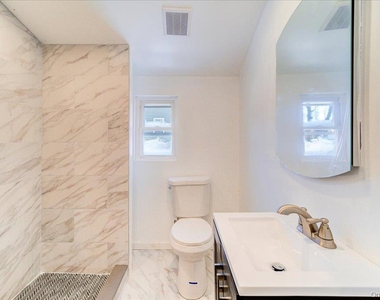 11 Spring Glen Road - Photo Thumbnail 24