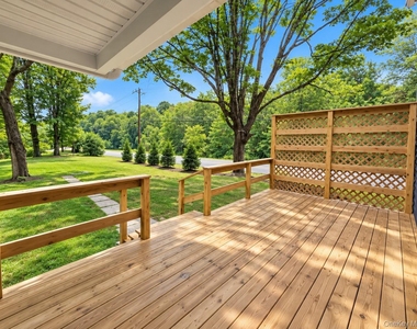 11 Spring Glen Road - Photo Thumbnail 4