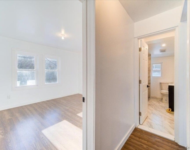 11 Spring Glen Road - Photo Thumbnail 19