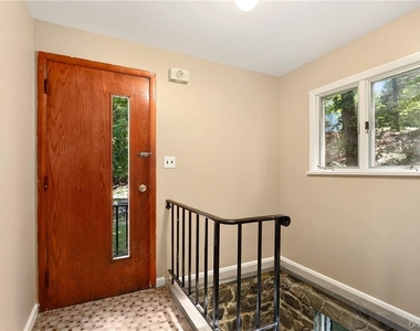 60 Watch Hill Road - Photo Thumbnail 12
