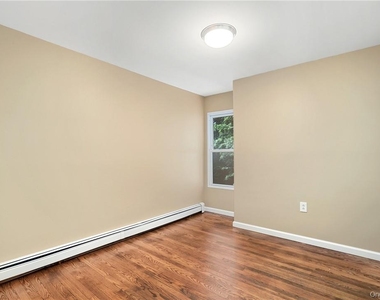 60 Watch Hill Road - Photo Thumbnail 10