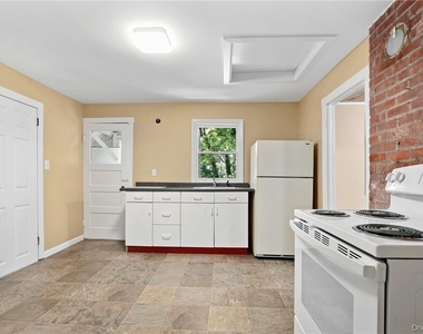 60 Watch Hill Road - Photo Thumbnail 6