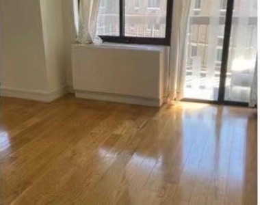 13835 Elder Avenue - Photo Thumbnail 2