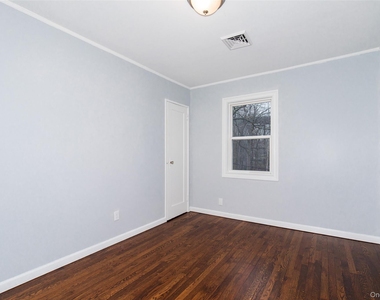 1 Bain Avenue - Photo Thumbnail 8