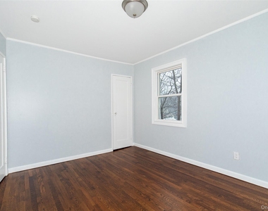 1 Bain Avenue - Photo Thumbnail 6