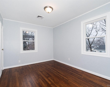 1 Bain Avenue - Photo Thumbnail 7