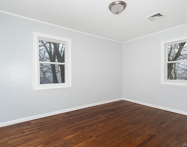 1 Bain Avenue - Photo Thumbnail 5