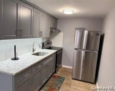 1905 Parr Lake Drive - Photo Thumbnail 1