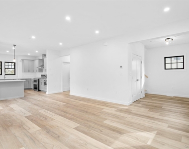 27 Choate Lane - Photo Thumbnail 5