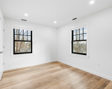27 Choate Lane - Photo Thumbnail 16