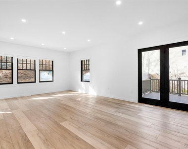 27 Choate Lane - Photo Thumbnail 7