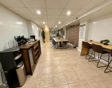 210 Pelham Road - Photo Thumbnail 13