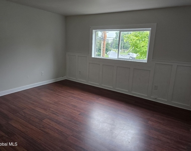 3206 Guilderland Avenue - Photo Thumbnail 2