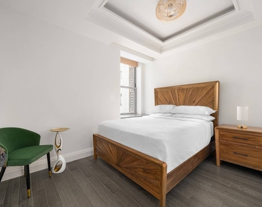 303 Park Avenue - Photo Thumbnail 3