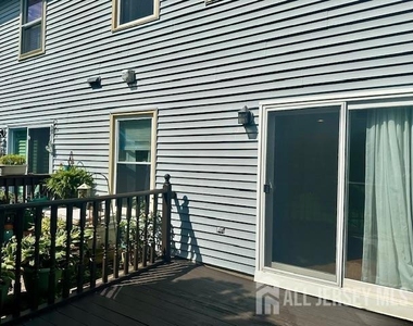7 Heritage Square - Photo Thumbnail 33