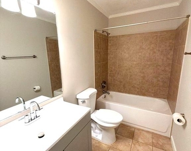202 Buckingham Lane - Photo Thumbnail 10