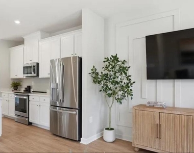 3738 District Drive - Photo Thumbnail 7
