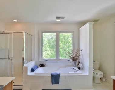 15979 Cove Lane - Photo Thumbnail 10