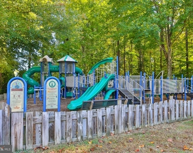 15979 Cove Lane - Photo Thumbnail 29