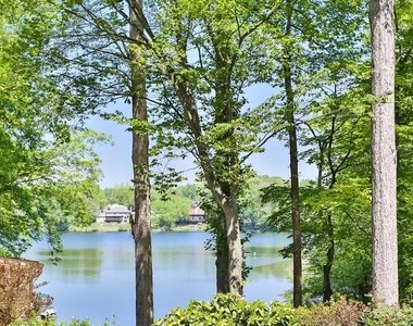 15979 Cove Lane - Photo Thumbnail 20