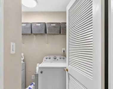 10925 Postern Court - Photo Thumbnail 15