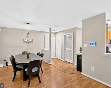 10925 Postern Court - Photo Thumbnail 3