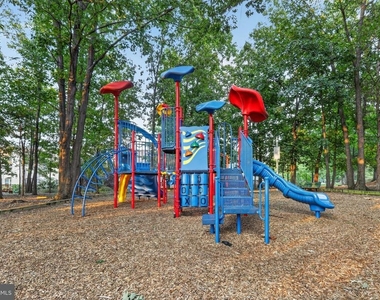 10925 Postern Court - Photo Thumbnail 24