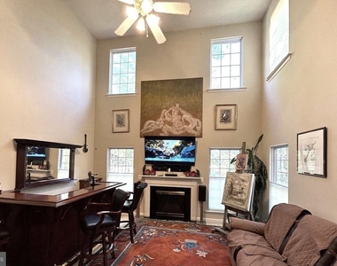 607 Liberty Boulevard - Photo Thumbnail 4