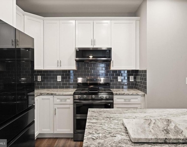 9541 Center Street - Photo Thumbnail 3