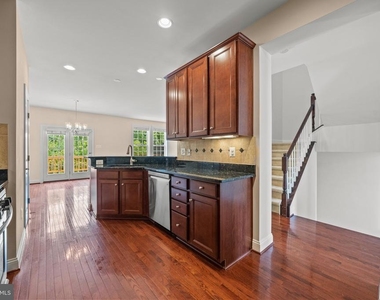 330 Caldwell Terrace Se - Photo Thumbnail 11