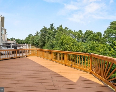 330 Caldwell Terrace Se - Photo Thumbnail 2