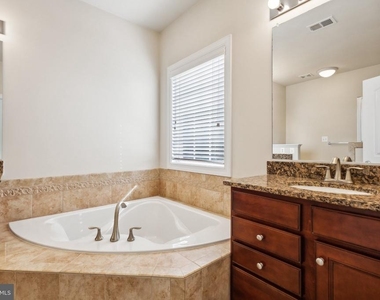 330 Caldwell Terrace Se - Photo Thumbnail 23