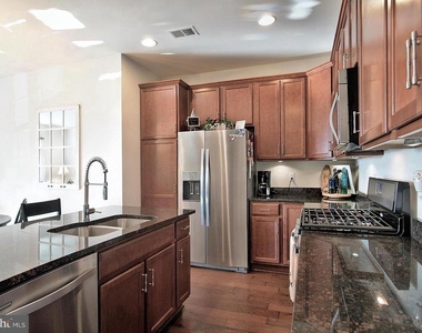 20606 Maitland Terrace - Photo Thumbnail 2