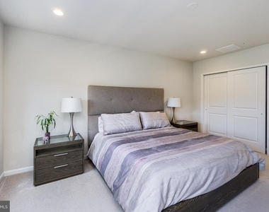 22503 Naugatuck Square - Photo Thumbnail 21