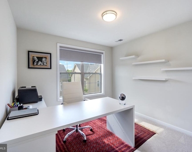 22503 Naugatuck Square - Photo Thumbnail 32