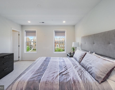 22503 Naugatuck Square - Photo Thumbnail 23