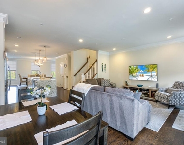 22503 Naugatuck Square - Photo Thumbnail 16