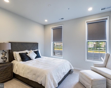 22503 Naugatuck Square - Photo Thumbnail 7