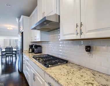 22503 Naugatuck Square - Photo Thumbnail 4