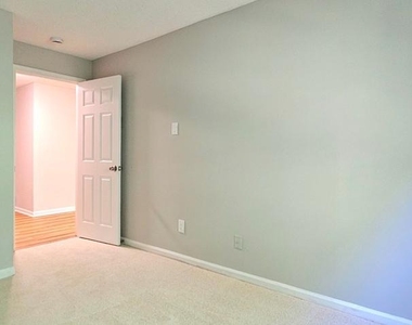 12103 Green Ledge Court - Photo Thumbnail 25