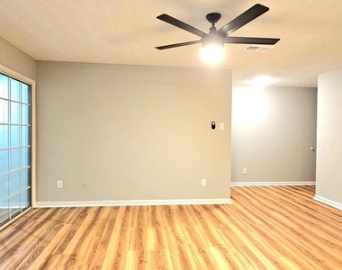 12103 Green Ledge Court - Photo Thumbnail 10