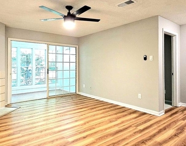 12103 Green Ledge Court - Photo Thumbnail 2