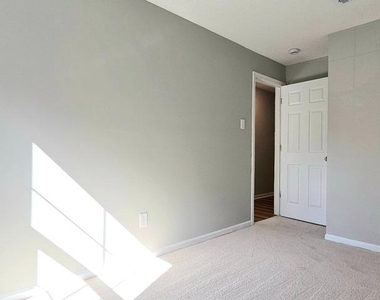 12103 Green Ledge Court - Photo Thumbnail 22